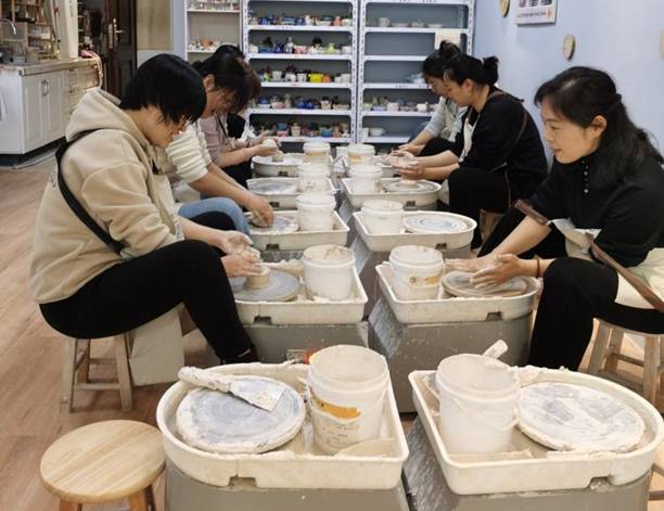 https://img.jianpian.info/2659100/article/20240308/9000b2ee6e544ca6b475f5952ec872ed.jpg?imageView2/2/w/750/h/1400/q/80