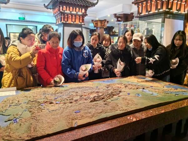https://img.jianpian.info/2659100/article/20240308/a5084c3e3e4b474e900b2059ae6e20bf.jpg?imageView2/2/w/750/h/1400/q/80