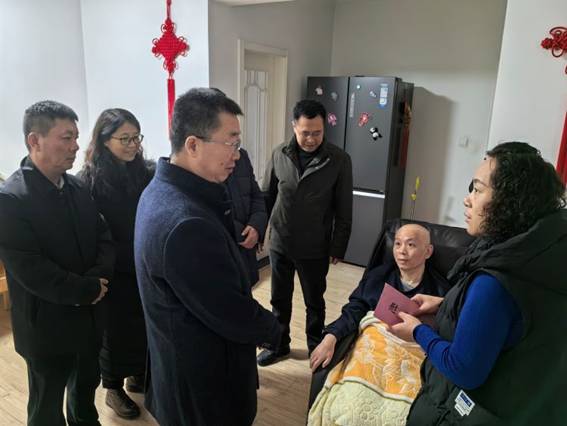 https://img.jianpian.info/2659100/article/20240208/df22ff4c37bb48da8eb7d2ca14d21e6d.jpg?imageView2/2/w/750/h/1400/q/80