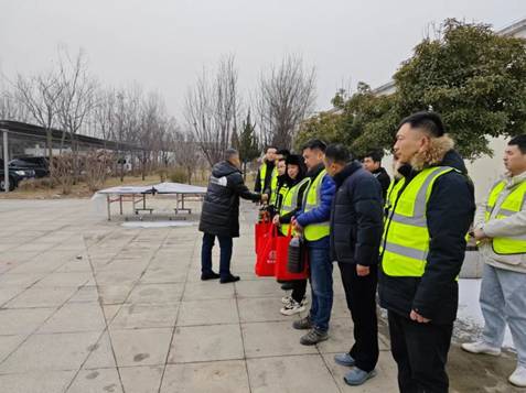 https://img.jianpian.info/2659100/article/20240208/cb1e8e8c5c1a4781a70364ea35adc32b.jpg?imageView2/2/w/750/h/1400/q/80
